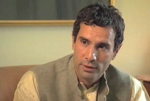 "War of Gods" que va diriger Tarsem Singh (notre photo)  en mars prochain à Montréal pour le compte de Relativity Media, avec Henry Cavill dans le rôle de Thésée, qui y affronte les Titans...