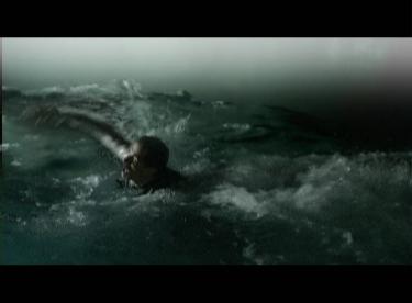 Microscopique production, "The Angry Sea", écrit, réalisé et financé par l'ambitieux et talentueux Keith Wrong, est un film d'horreur surnaturel en postproduction (suite ci-dessous)