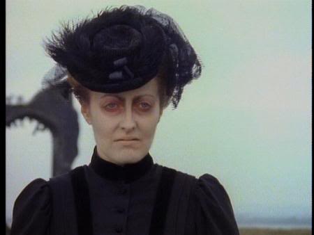 La Hammer Films, dont le remake de "Morse" est en postproduction, vient d'acquérir les droits de la ghost-story "The Women in Black" (voir ci-dessous)