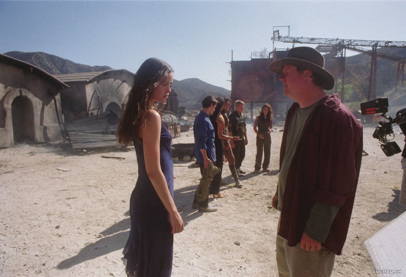 C'est finalement Joss Whedon, le créateur des séries "Buffy contre les vampires", "Angel" et plus récemment "Dollhouse", toutes produites par la Fox, qui sera aux commandes de "The Avengers" (suite ci-dessous)