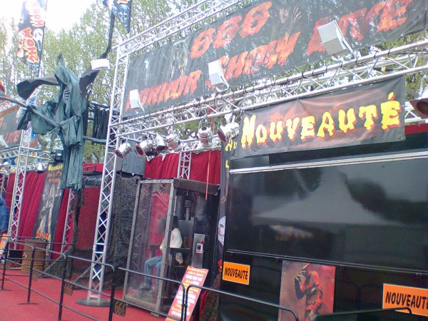 Le "Live Horror Show" inauguré à la Foire du Trône à Paris en 2012