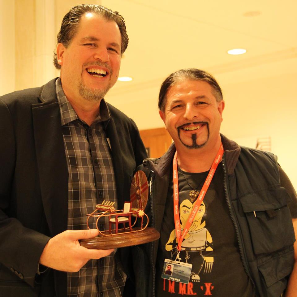 Nos correspondants à l'étranger : Roberto D'Onofrio (à dte) et Don Cosccarelli