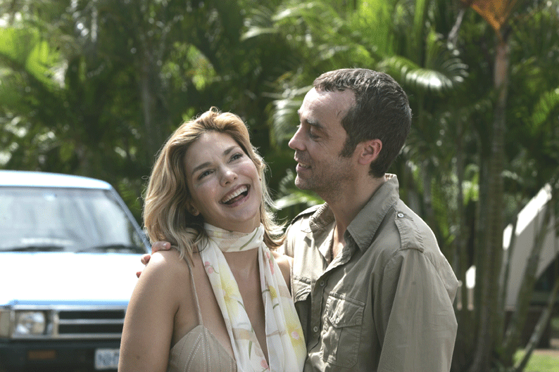 Laura Harring et John Hannah