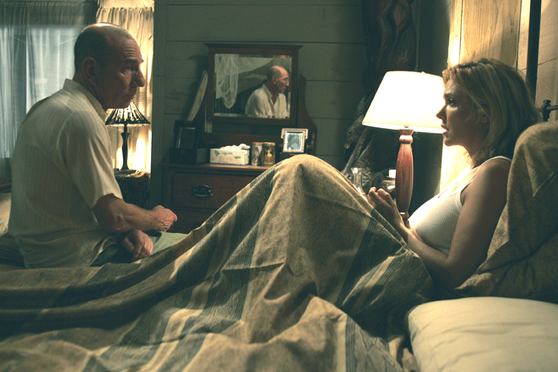 Laura Harring et Pete Postlethwaite