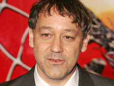 Sam Raimi aurait été sollicité pour diriger "Oz : The Great and Powerful", une préquelle au classique "Magicien d'Oz" de 1939 (voir ci-dessous)