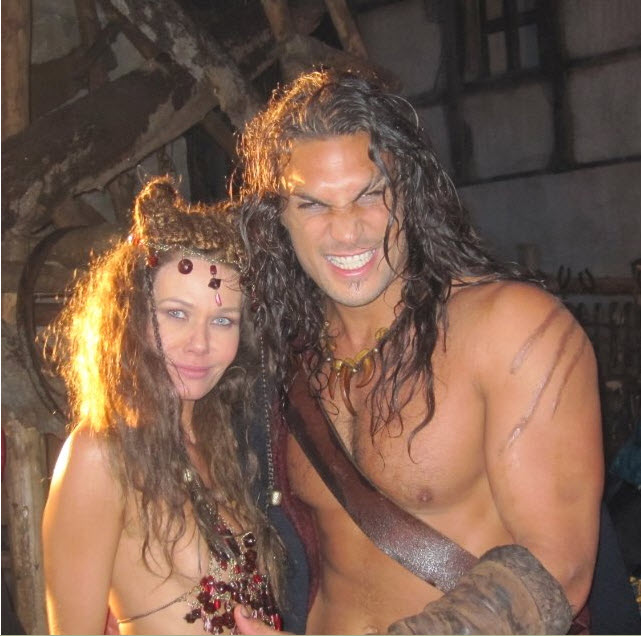 Jason Momoa (Conan) et Katarzyna Wolejnio (Valeria) sur le tournage.
