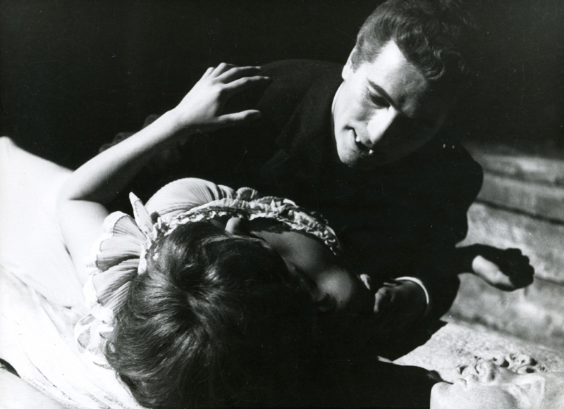 Des filles pour un vampire