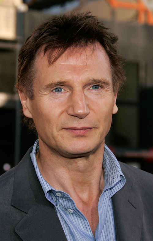Liam Neeson va incarner l'amiral Shane dans "Battleship", l'adaptation cinématographique du jeu de plateau Hasbro "La Bataille Navale" signée Peter Berg (Hancock), distribuée en France le 16 mai 2012 (voir ci-dessous)