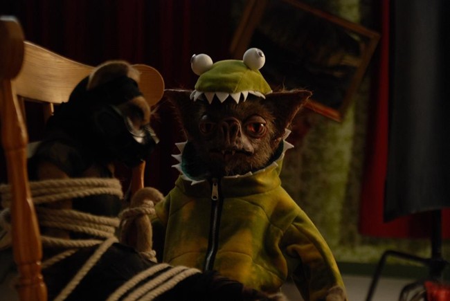 "We R Animals", film de marionnettes mettant en scène des animaux à la manière du "Meet the Feebles" de Peter Jackson, marque les débuts  du cinéaste Thobias Hoffmen (suite ci-dessous)