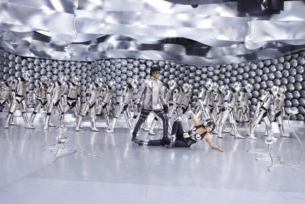 Voir critique ci-dessous