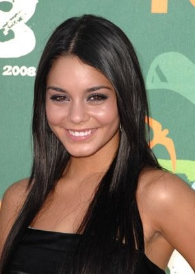 Vanessa Hudgens ("Sucker Punch" de Zack Snyder) pourrait avoir le rôle principal de "Journey 2 : The Mysterious Island", la suite du "Voyage au centre de la terre 3D", dont le tournage débutera à Hawai et en Caroline du Nord à la fin du mois.
