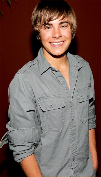 Zac Efron ("Le secret de Charlie") pourrait être la vedette du remake live de "Akira" que prépare les frères Allen et Albert Hughes pour la Warner, et où l'on retrouverait également Morgan Freeman dans le rôle du Colonel...