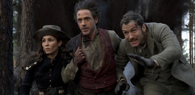 Robert Downey Jr. et Jude Law, rejoints par Noomi Rapace, unissent leurs forces pour affronter le redoutable professeur Moriarty (campé par Jared Harris) dans "Sherlock Holmes 2",  à nouveau dirigé par Guy Ritchie !