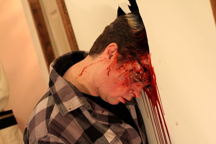 Après "Fear of Clowns", Kevin Kangas signe "Garden of Hedon", un thriller horrifique teinté de giallo (voir ci-dessous)