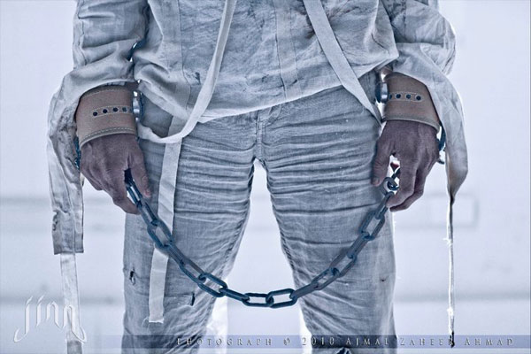 Outre, entre autres, le "Jinn" d'Ajmal Zaheer Ahmad avec Ray Park, qui sera distribué cette année, un nouveau film sur le sujet va faire son apparition (voir ci-dessous)