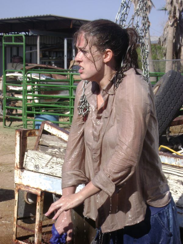 .... durant plusieurs jours. N'ayant plus rien à perdre, Valora, fomente un plan pour inverser les rôles et y parvient. De proie, elle va devenir le chasseur, et faire subir les pires outrances à son bourreau....