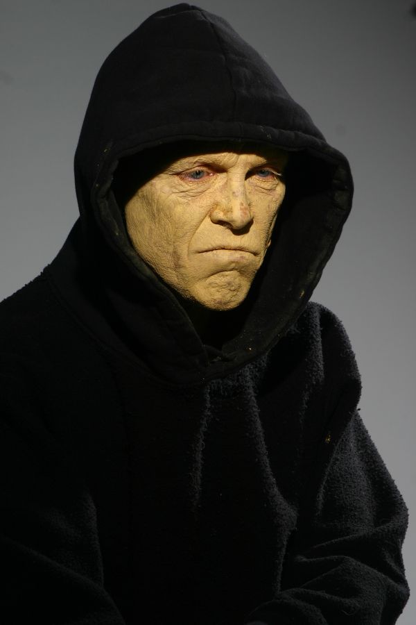 Bien que tourné en 2008, ce n'est que le 8 mars 2011 que sera distribué aux USA "Son of Terror" (suite ci-dessous)