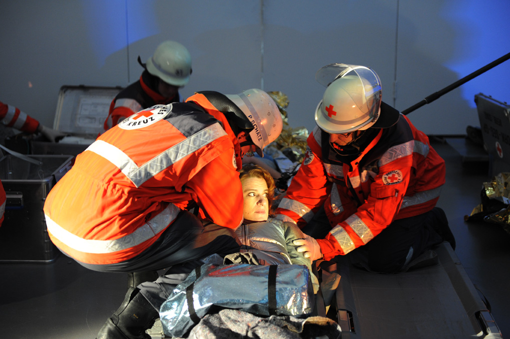 Ecrit et réalisé par Robert Bramkamp, le germanique "Art Girls", en tournage,, est un petit budget mêlant romance et SF (voir ci-dessous)