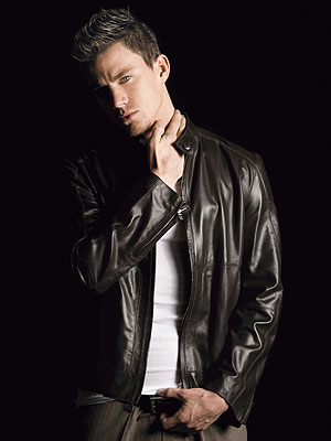 Après Batman, voici à présent "Peter Pan Begins"..... (voir ci-dessous)