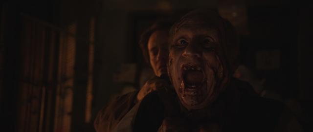 J.T. Petty (The Burrowers) tourne actuellement  "Hellbenders", basé sur son roman graphique, où un groupe secret.....