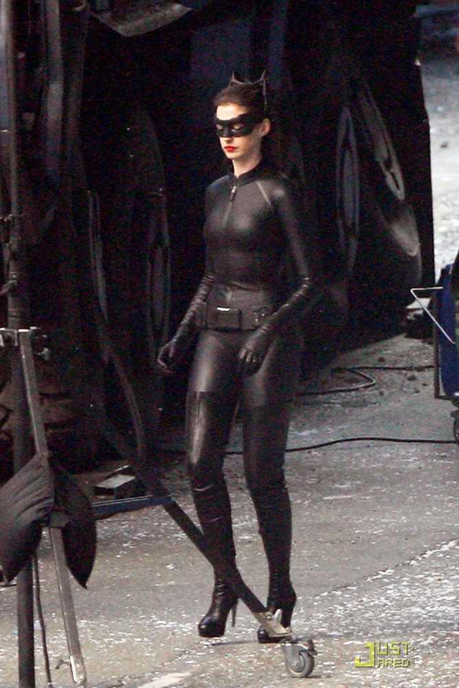 Selina Kyle sur le plateau de "The Dark Knight Rises"....