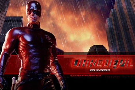 Ce n'est plus le scénariste David Scarpa qui est en charge du script du reboot de "Daredevil", mais Brad Caleb Kane ("Fringe") (voir ci-dessous)