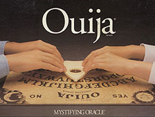 Simon Kinberg ("Sherlock Holmes") peaufine le script de "Ouija" (suite ci-dessous)