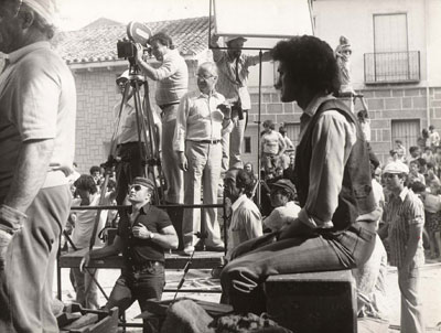 Paul Naschy dirigeant le tournage (1976)