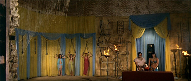 La venganza de la momia (1973). Réal.: Carlos Aured. Scen.: Paul Naschy.