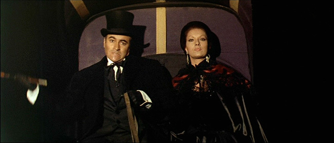 La venganza de la momia (1973). Réal.: Carlos Aured. Scen.: Paul Naschy.