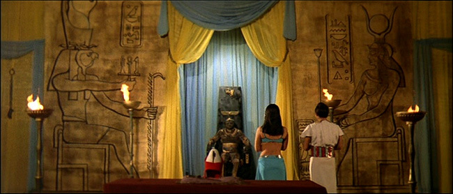 La venganza de la momia (1973). Réal.: Carlos Aured. Scen.: Paul Naschy.