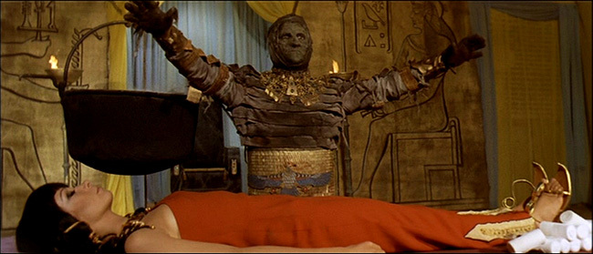 La venganza de la momia (1973). Réal.: Carlos Aured. Scen.: Paul Naschy.