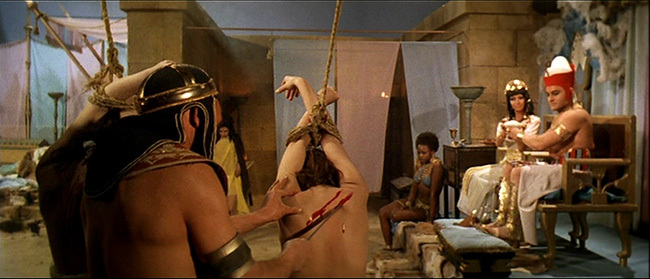 La venganza de la momia (1973). Réal.: Carlos Aured. Scen.: Paul Naschy.