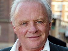 Anthony Hopkins succède à Morgan Freeman  ("Seven") dans "Solace", où il affronte un redoutable tueur en série...