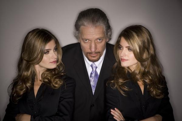 Clancy Brown en charmante compagnie....