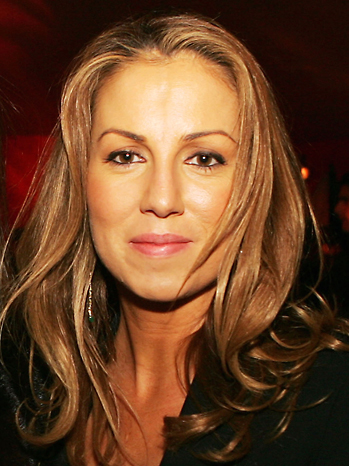 Présenté comme un croisement entre le "5e Elément" et un buddy movie style "48 heures" : "Hyperdrive", en préparation à la Paramount.... (voir ci-dessous)