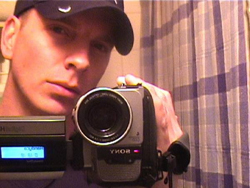 Mark Pavia, qui avait signé en 1997 "The Night Flier" fait son retour à l'horreur via un film à sketches reprenant des histoires de Stephen King... (voir ci-dessous)