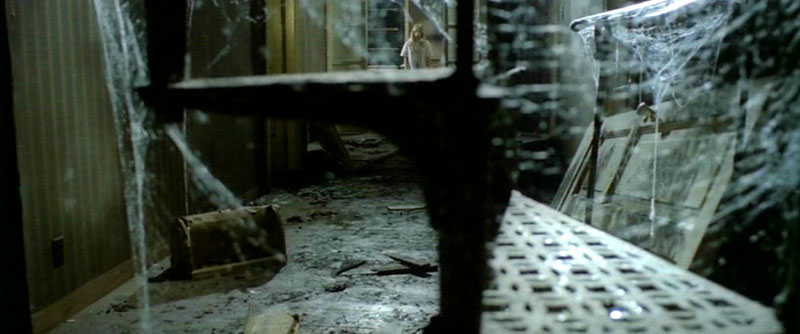 LA MAISON PRES DU CIMETIERRE