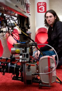 Aprés "L'Ile mystérieuse", Brad Peyton prépare  "Invasion", dans la veine de "Cloverfield"... (voir ci-dessous)