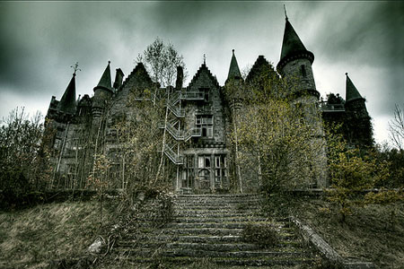 Ecrit par John Tynes, Mitch Wilson et Dirk Hagen, et réalisé par ce dernier, "Halloween Harvest 3D" est un nouveau film d'horreur germano-canadien....  (voir ci-dessous)