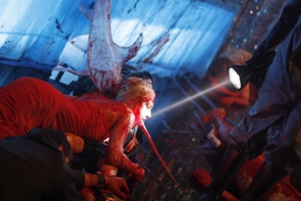 Kaare Andrews va diriger "Cabin Fever : Patient Zero", l'une des deux préquelles annoncées de "Cabin Fever"...    (suite ci-dessous)