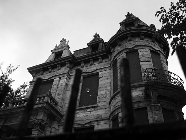 Rob Letterman ("Les Voyages de Gulliver")  va écrire et réaliser un documenteur surnaturel, "The Paranormalists".... (voir ci-dessous)