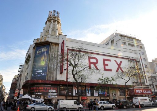 En 1974, trois petites salles ont été ajoutées au complexe, à l'emplacement des loges, salles de répétition, garderies, coiffeurs, etc., et le Rex Club, remplace le dancing rêve.