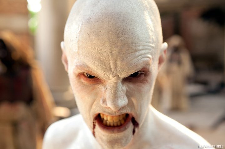 "Heaven is Hell" de Mike Meyer et Chris Sato est un petit budget en postproduction, mêlant action horrifique et comédie sombre, avec  zombies ! (voir ci-dessous)