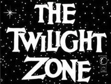 Après avoir annoncé qu'elle avait engagé Matt Reeves  pour diriger le nouveau "Twilight Zone" movie, la Warner a chargé Joby Harold de réécrire le scénario (voir ci-dessous)