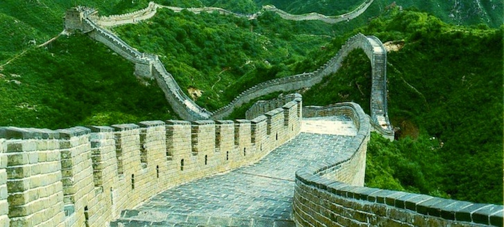 "The Great Wall" d'Edward Zwick (Légendes d'automne, Le dernier Samouraï), en préproduction, s'intéressera au mystère lié à la construction de la Grande Pyramide de Chine (voir ci-dessous)