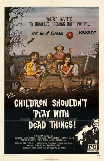 Le remake de "Children Shouldnt Play With Dead Things", sympathique et efficace film d'horreur de Bob Clark de 1973, inédit en France, se tournera prochainement sous la direction du talentueux maquilleur-réalisateur Tom Savini... (voir ci-dessous)