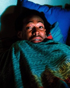 Écrit et interprété par Marlon Wayans ("Scary Movie"), "Haunted House"... se veut une parodie des documenteurs distribués ces dernières années... (voir ci-dessous)