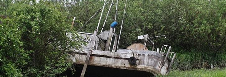 scènes de tournage d'un village japonais détruit par Godzilla