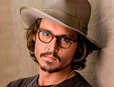 Wally Pfister, qui fut le directeur photo des trois "Batman" de Christopher Nolan est passé à la réalisation. Son premier projet, "Transcendance",  aura pour vedette Johnny Depp... (voir ci-dessous)